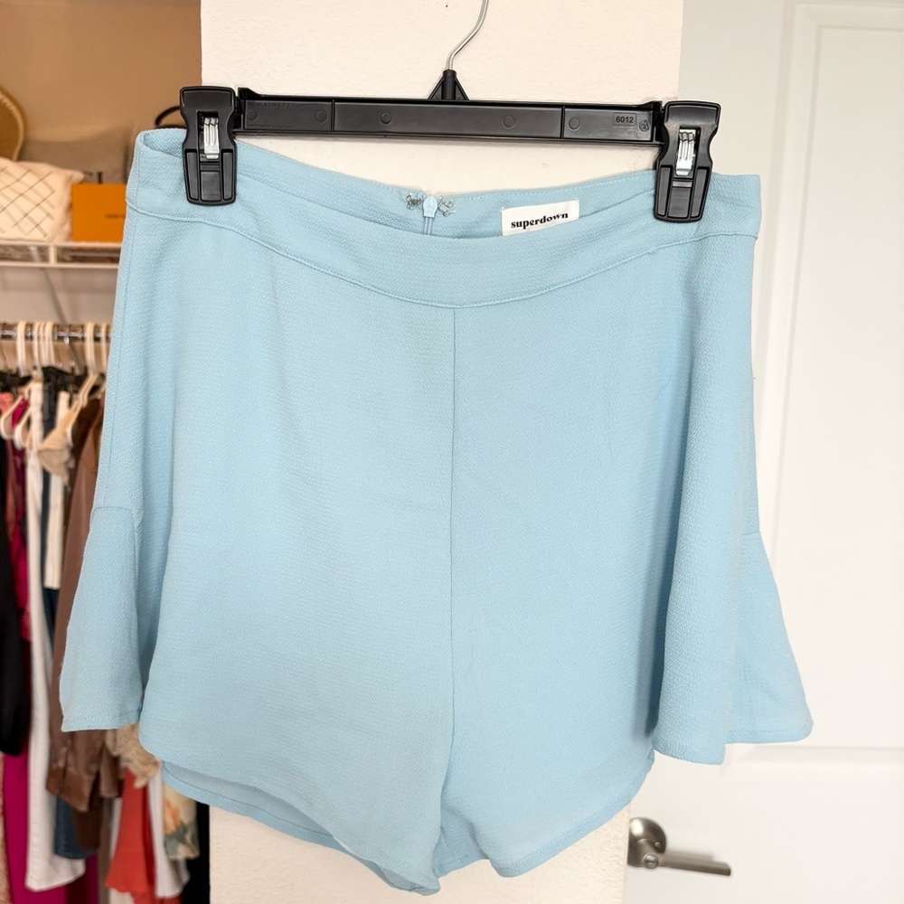 Revolve Superdown Amanda Flutter Shorts In Baby B… - image 5